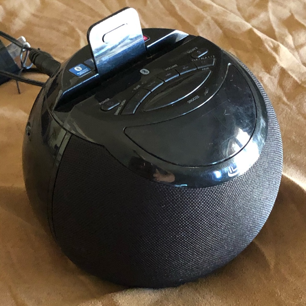 ilive- clock docking station